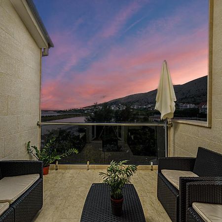 Studio Holiday Adriatic Pag Town Bagian luar foto