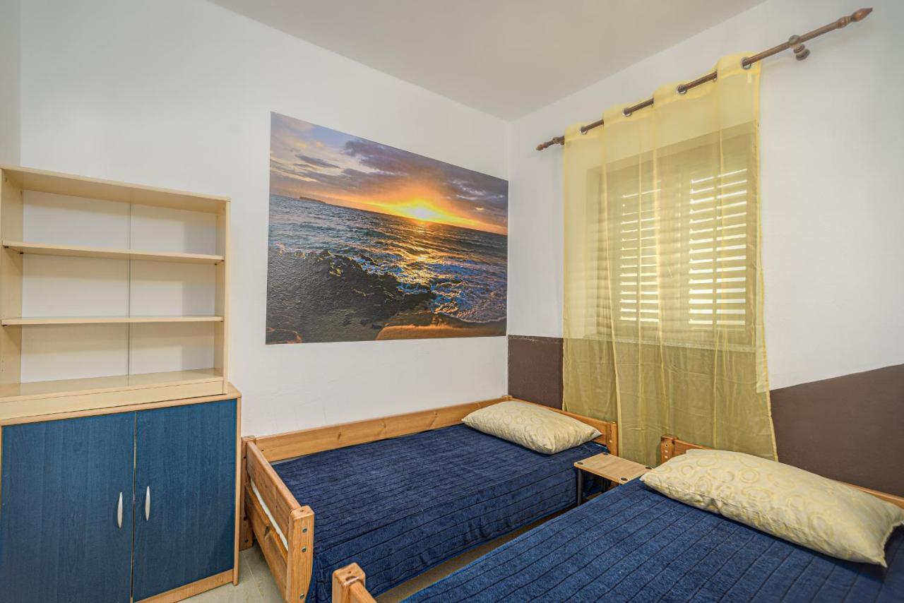 Studio Holiday Adriatic Pag Town Bagian luar foto