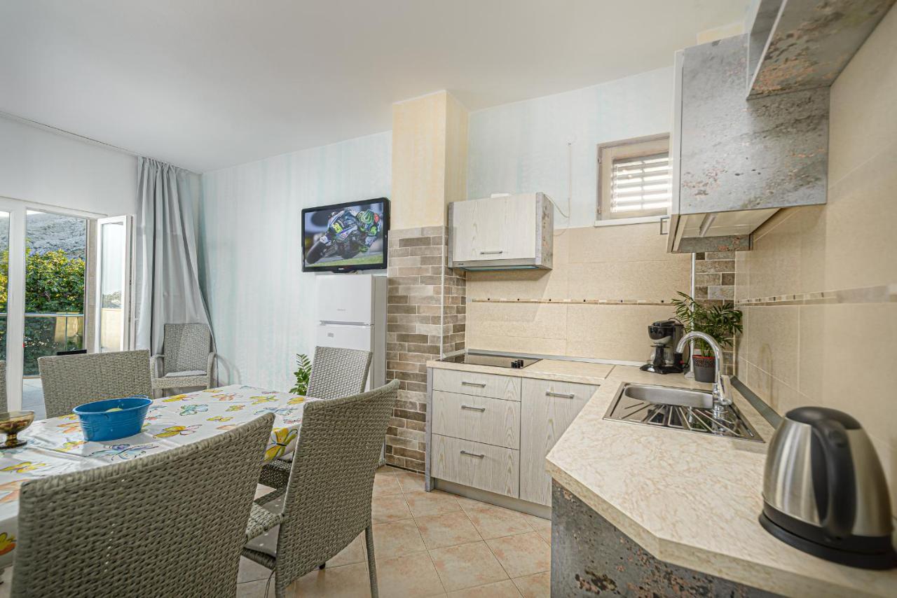 Studio Holiday Adriatic Pag Town Bagian luar foto