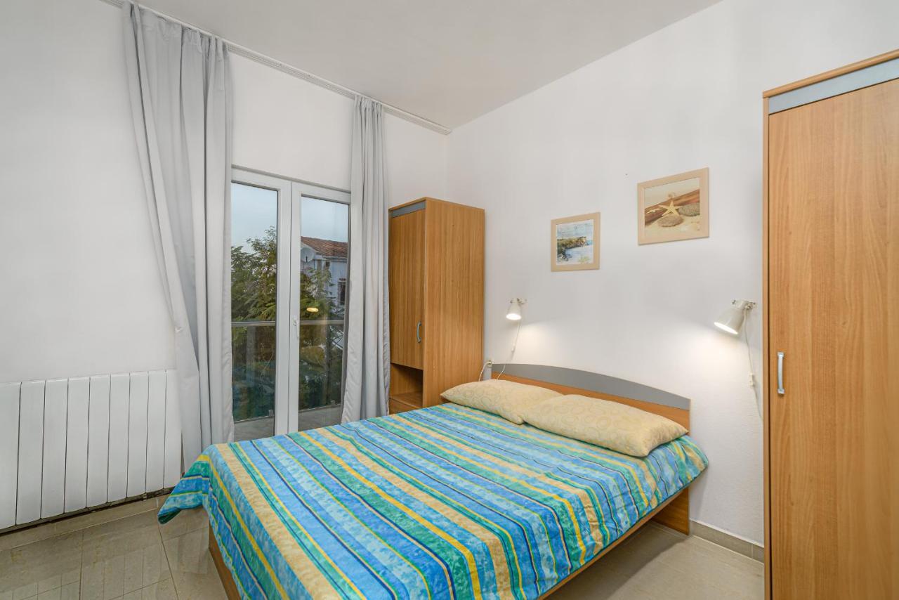 Studio Holiday Adriatic Pag Town Bagian luar foto