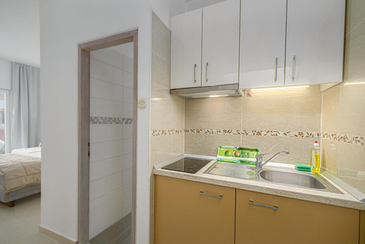 Studio Holiday Adriatic Pag Town Bagian luar foto