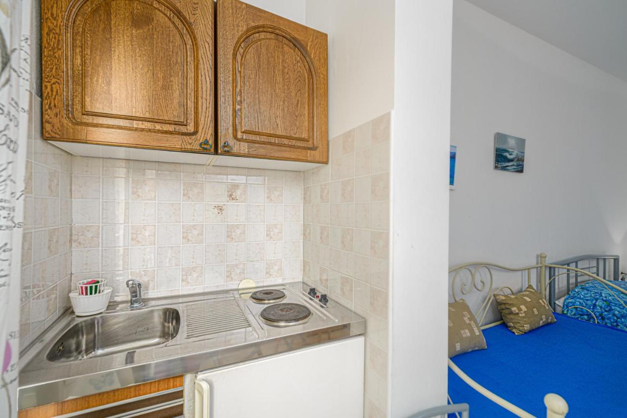 Studio Holiday Adriatic Pag Town Bagian luar foto
