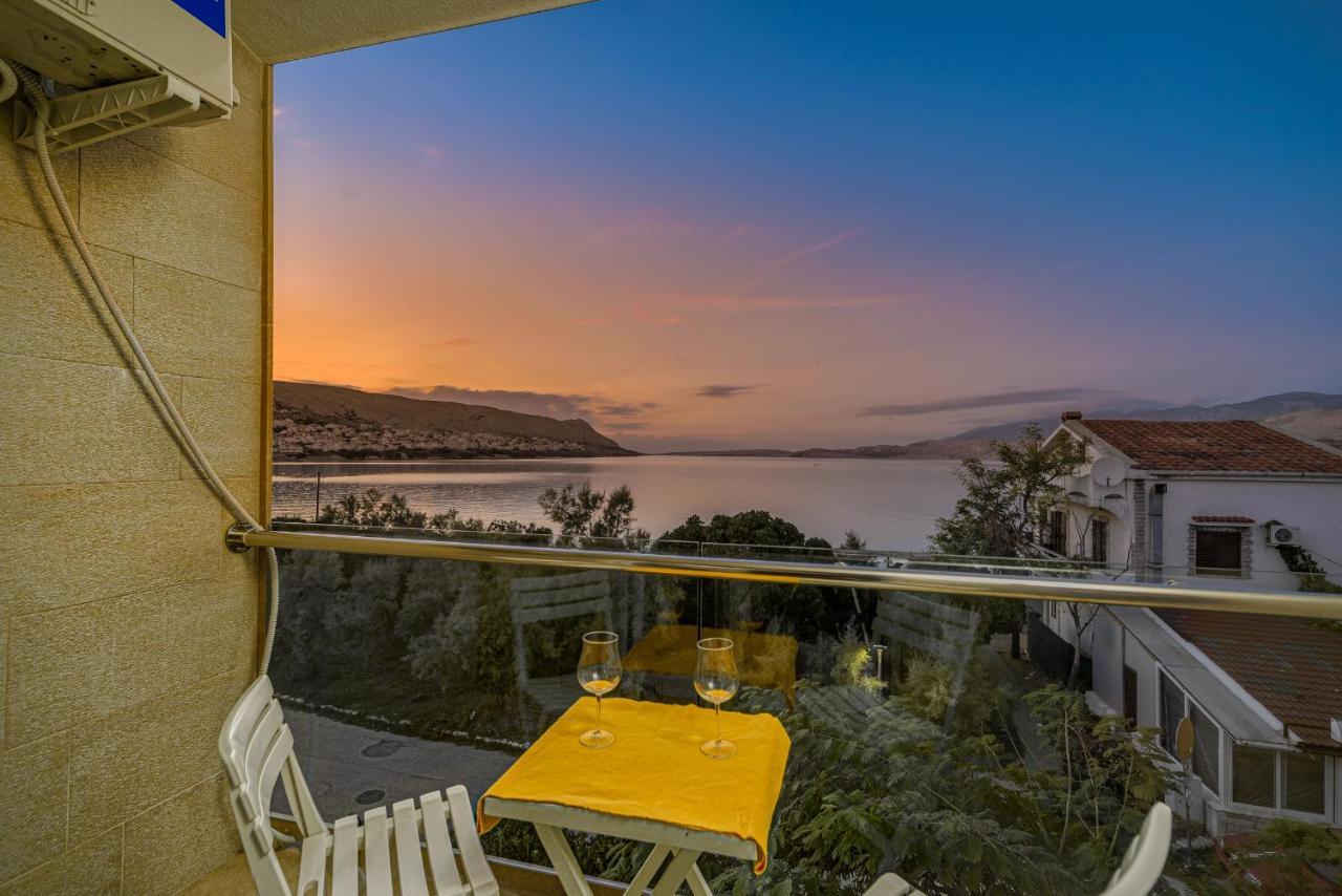Studio Holiday Adriatic Pag Town Bagian luar foto