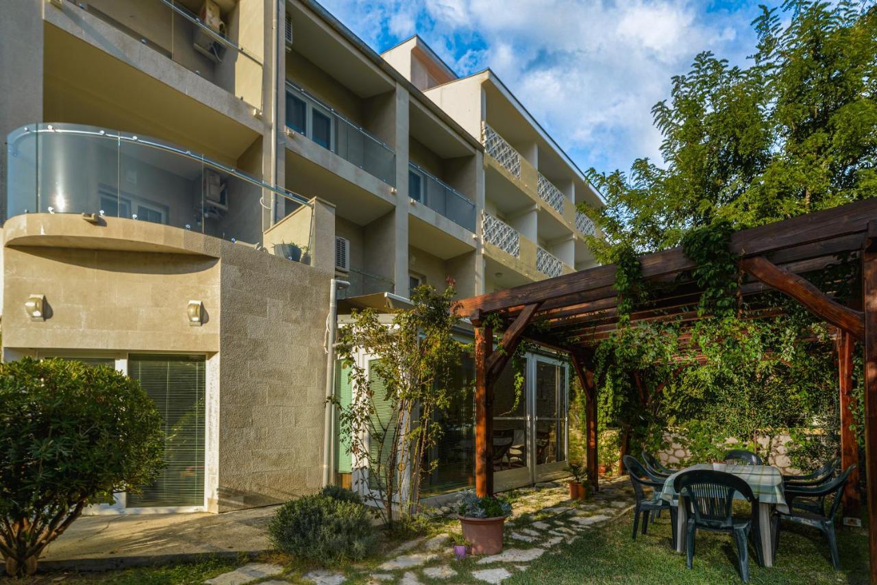 Studio Holiday Adriatic Pag Town Bagian luar foto